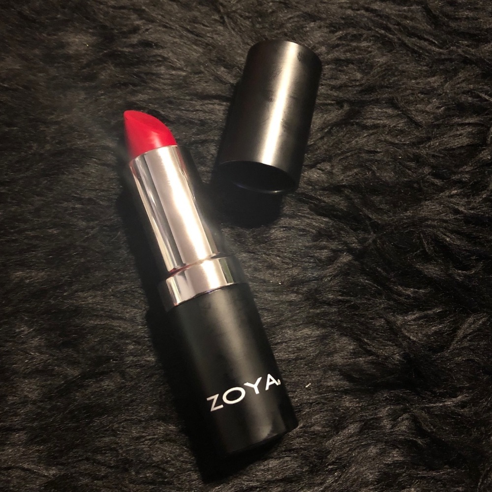 *4for$15* Zoya lipstick in Frankie